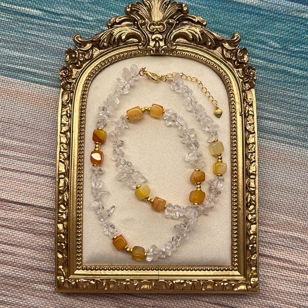 M19 High Quality Gemstone Necklace Clear Quartz and Mango Agate Square Beads